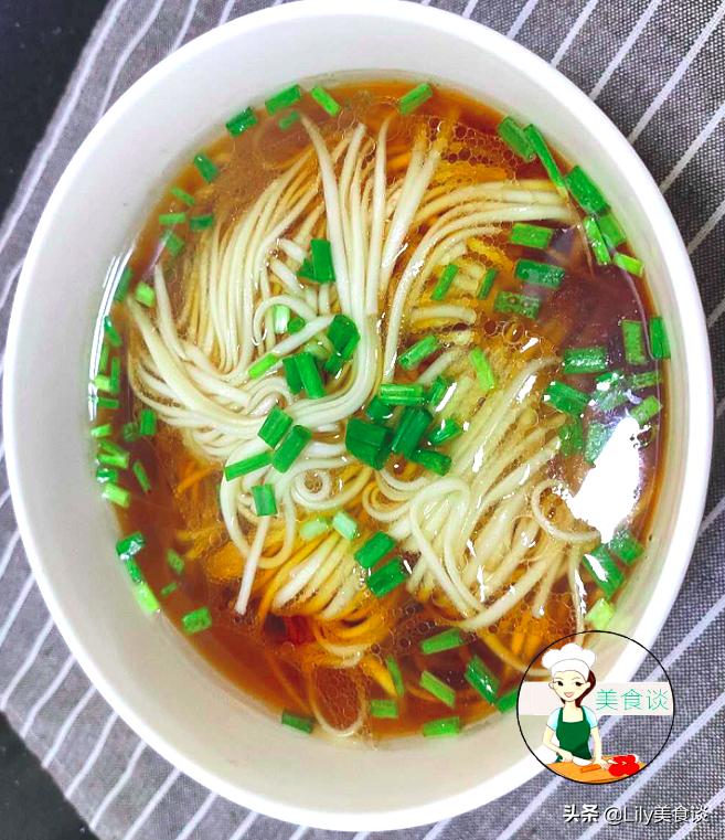 早餐儿子喜欢吃的面,周末早餐就做这道面10分钟出锅