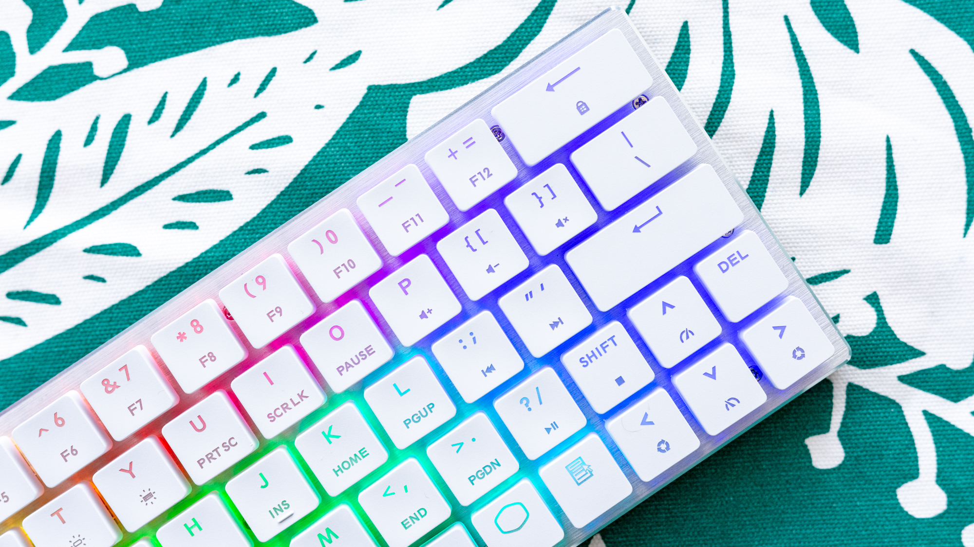 双模互联，极致便携：酷冷至尊SK621矮轴机械键盘体验