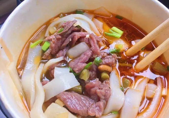 爱吃米粉的有福了，武汉生烫牛肉粉推荐