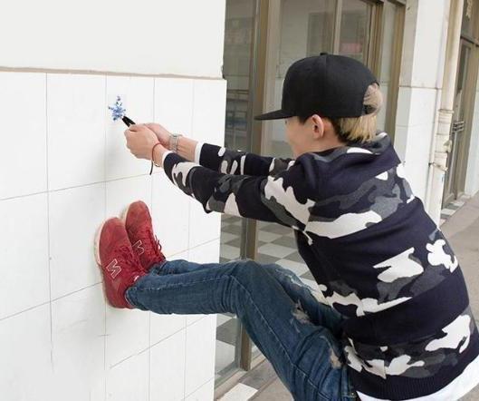 不要再往墙上打孔,别再往墙上打孔了