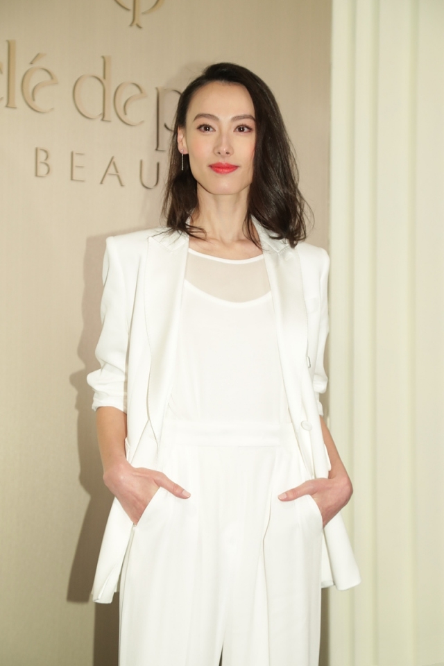 梁洛施真的很瘦,梁洛施骨感身材