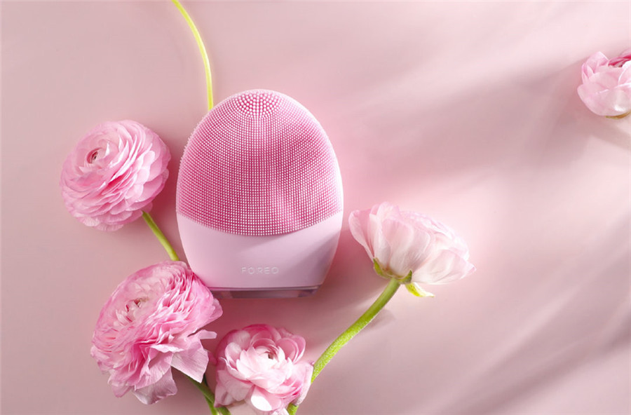 “小脸梦”光靠护肤品怎么够?美容仪才是留住青春的神助攻