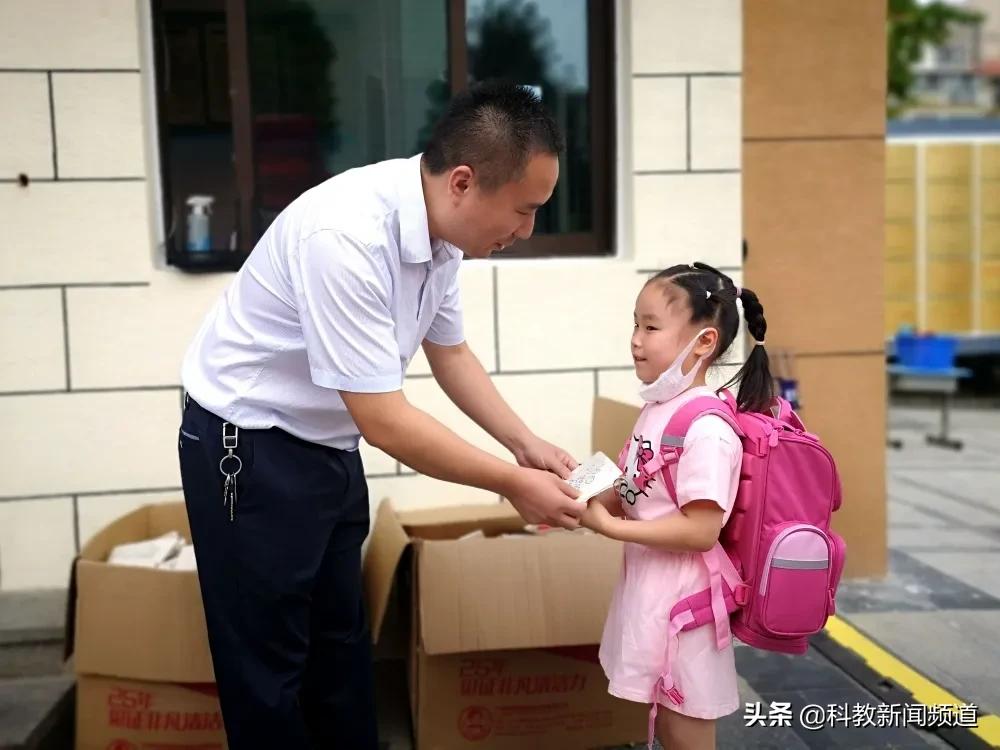 合肥工业大学欢迎新同学,热烈欢迎各位新同学返校