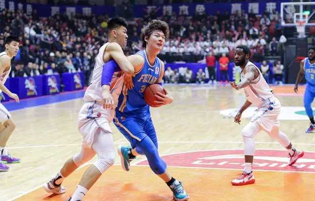 克拉克伤病,克拉克换援名额