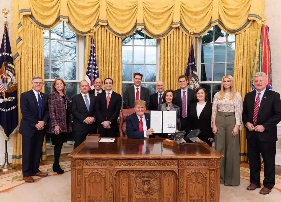 特朗普女儿生活照曝光,终于明白谁是贵族，谁是土豪！