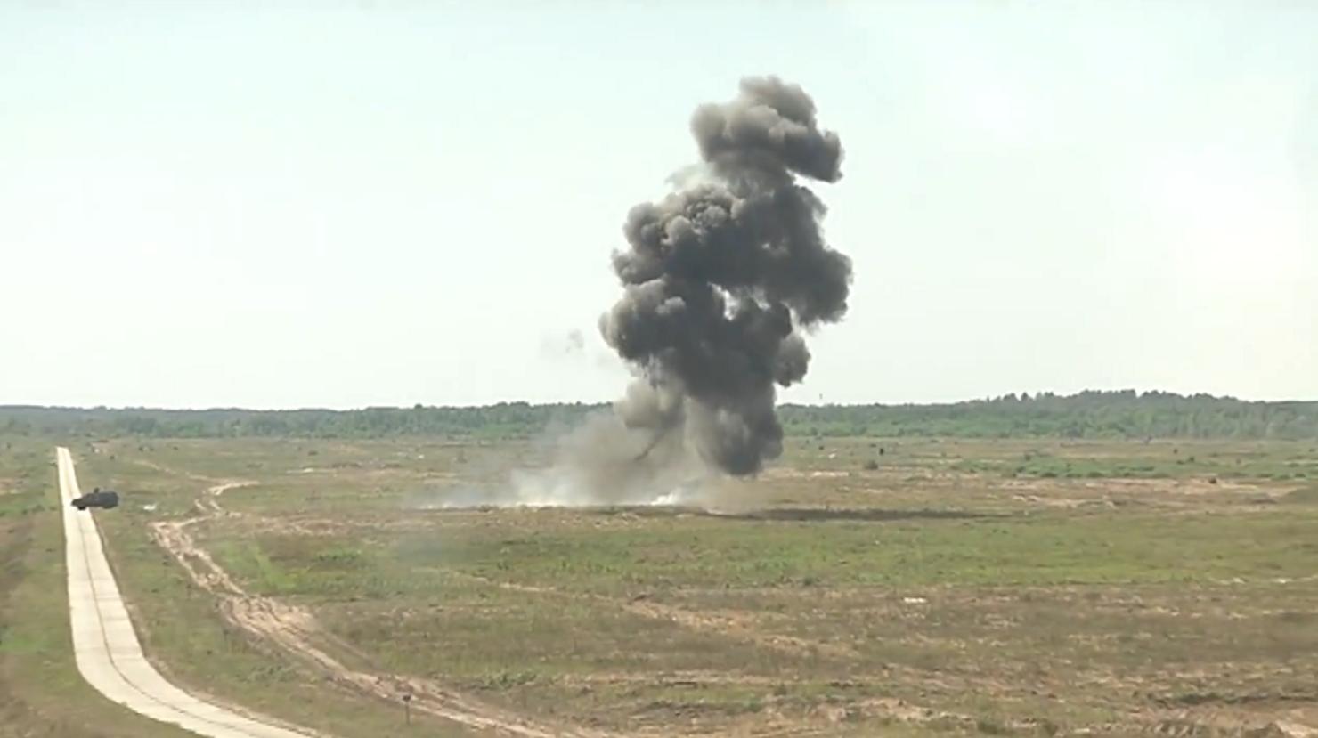 稳准狠！俄报复来的太快了！法记者正直播，俄*弹炸**命中乌武装大楼