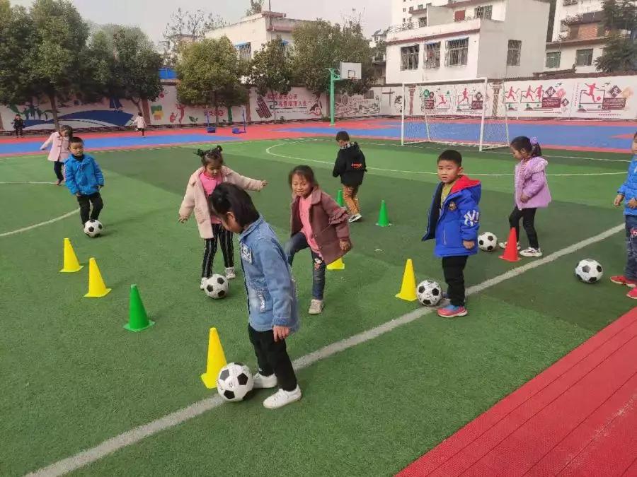 幸福小学举行校园足球联赛,邓州思源学校足球比赛