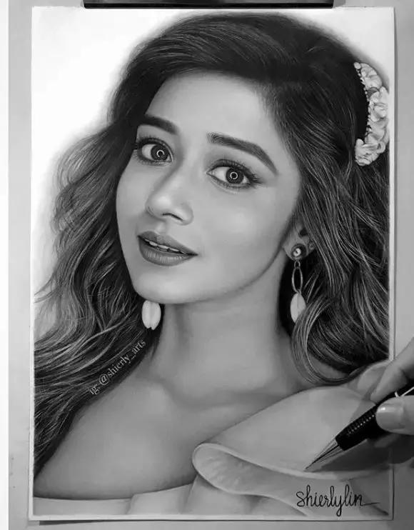 她画的素描比本人还美！比照片还真实，24万网友已被她征服