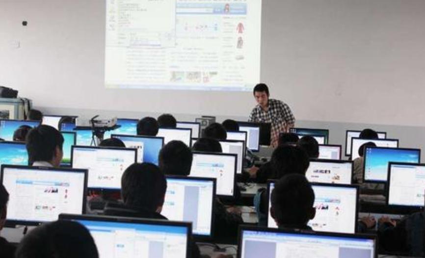 大学毕业后三年后收入最高的专业,大学里赚钱高的几个专业