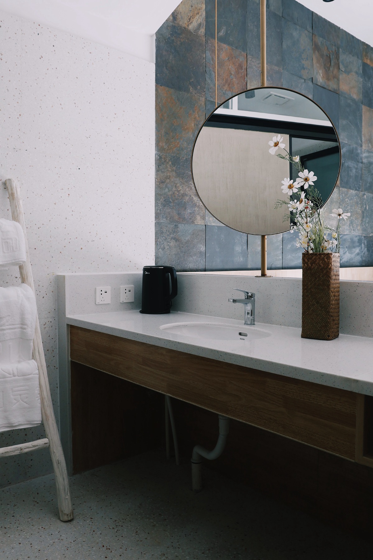 燕山第一峰,这座山高得像什么似的填空