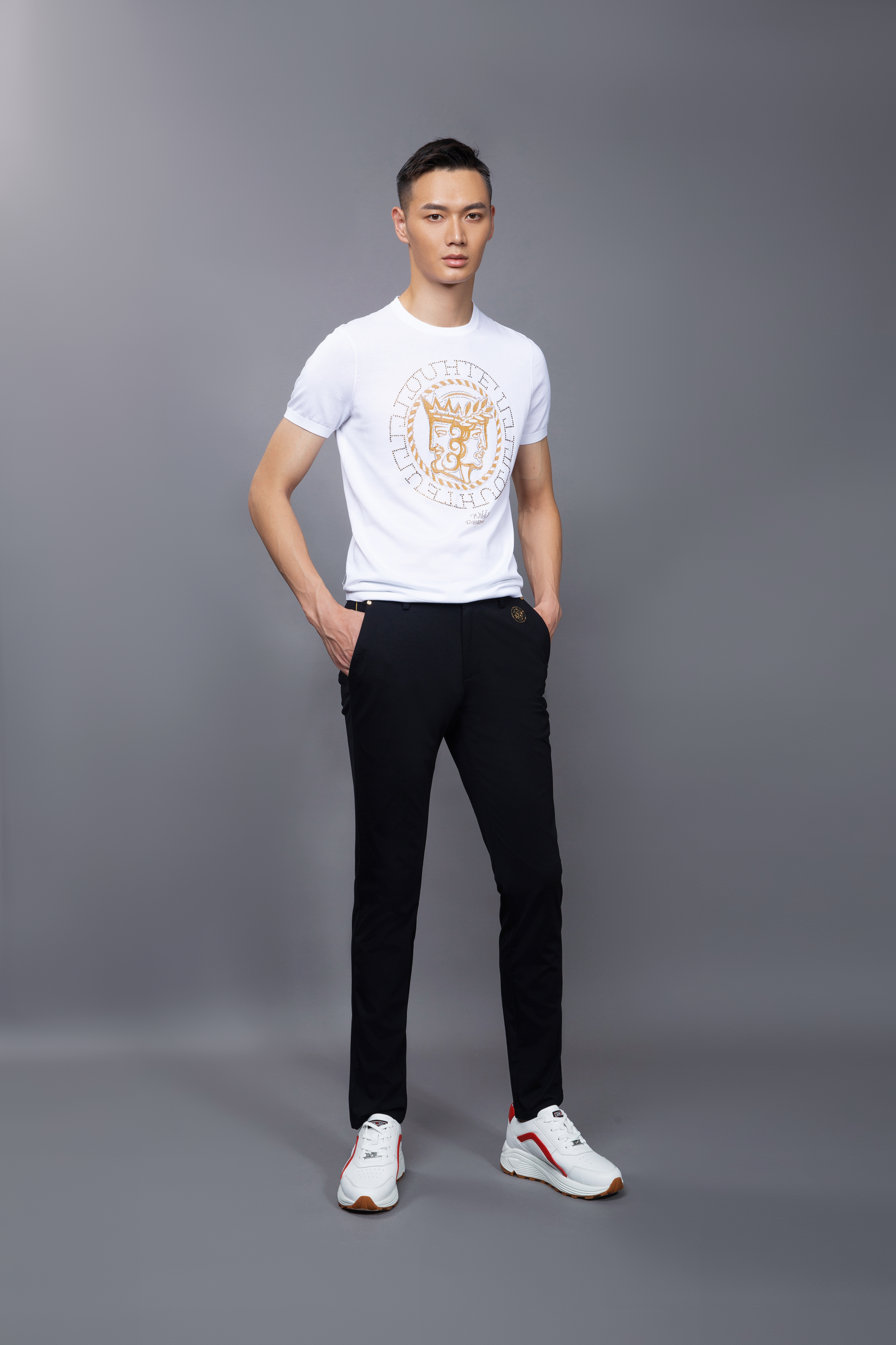 夏季如何穿搭才会显得高级,质感十足的基础款穿搭大揭秘