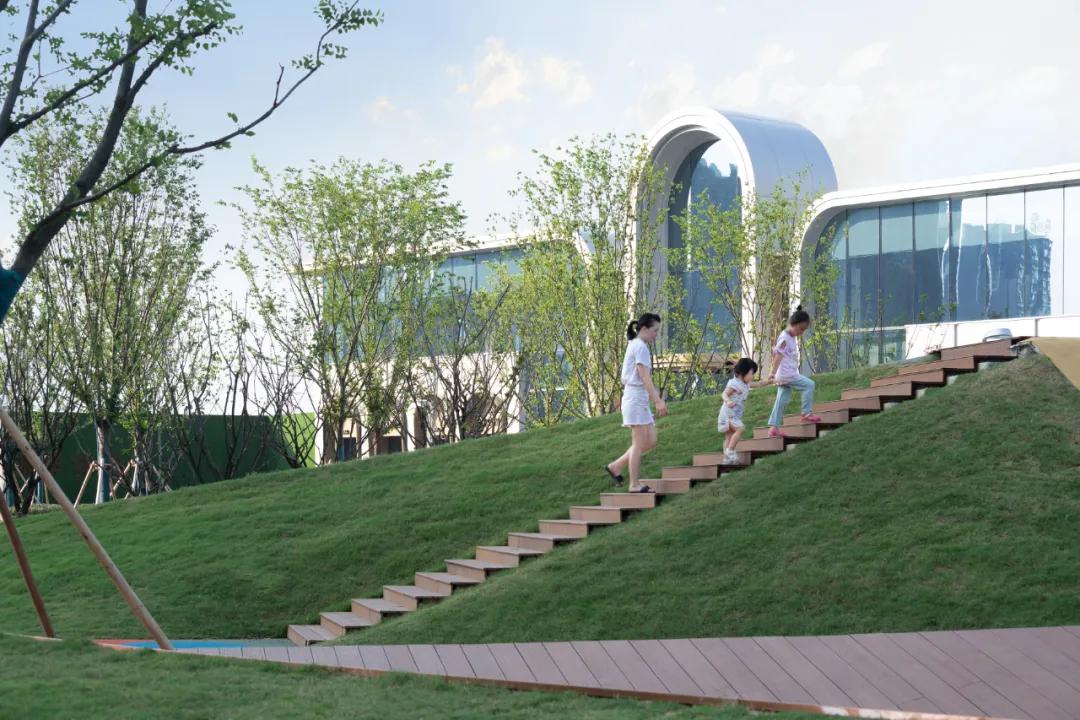 绗涗笢鑷诲搧,绗涗笢鑷诲搧浜戞箹鍗侀噷