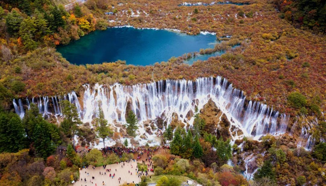 九寨更迷人,神奇的九寨景色迷人惹人醉