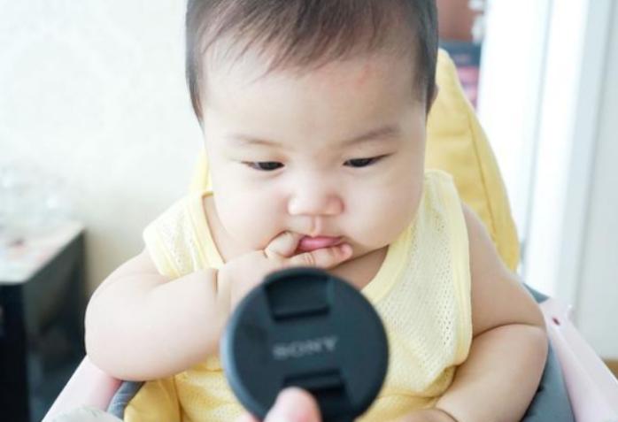 宝宝口欲期吃手要洗干净吗,孩子吃手有什么好办法