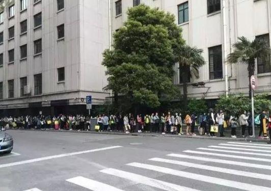 当浪潮退去后真相,当浪潮退去才知道谁在裸泳曼联