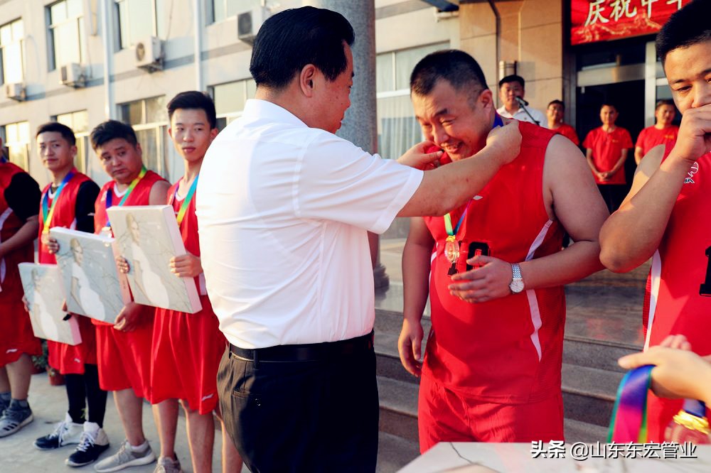 庆祝新中国成立70周年主题,恭贺新中国成立70周年举国欢庆