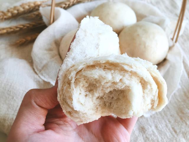 自己蒸的馒头有嚼劲不蓬松,自己蒸的馒头有点粘是怎么回事