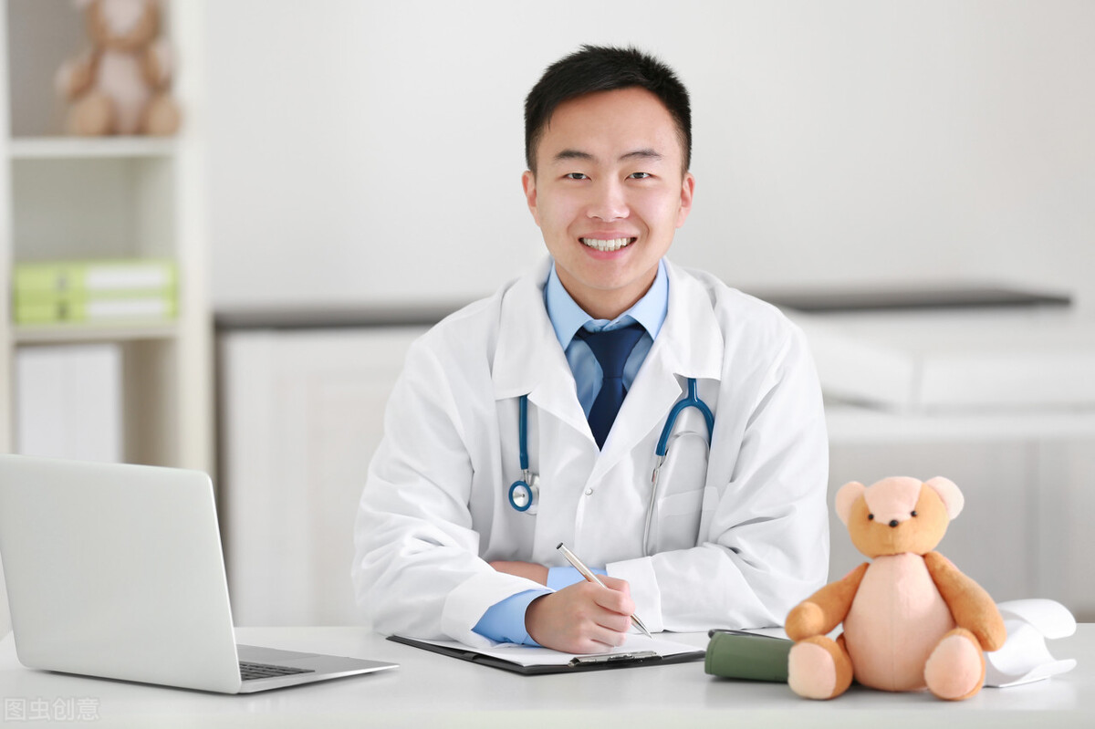 狗狗不吃东西呕吐没精神吃什么药,养宠知识狗狗呕吐了怎么办