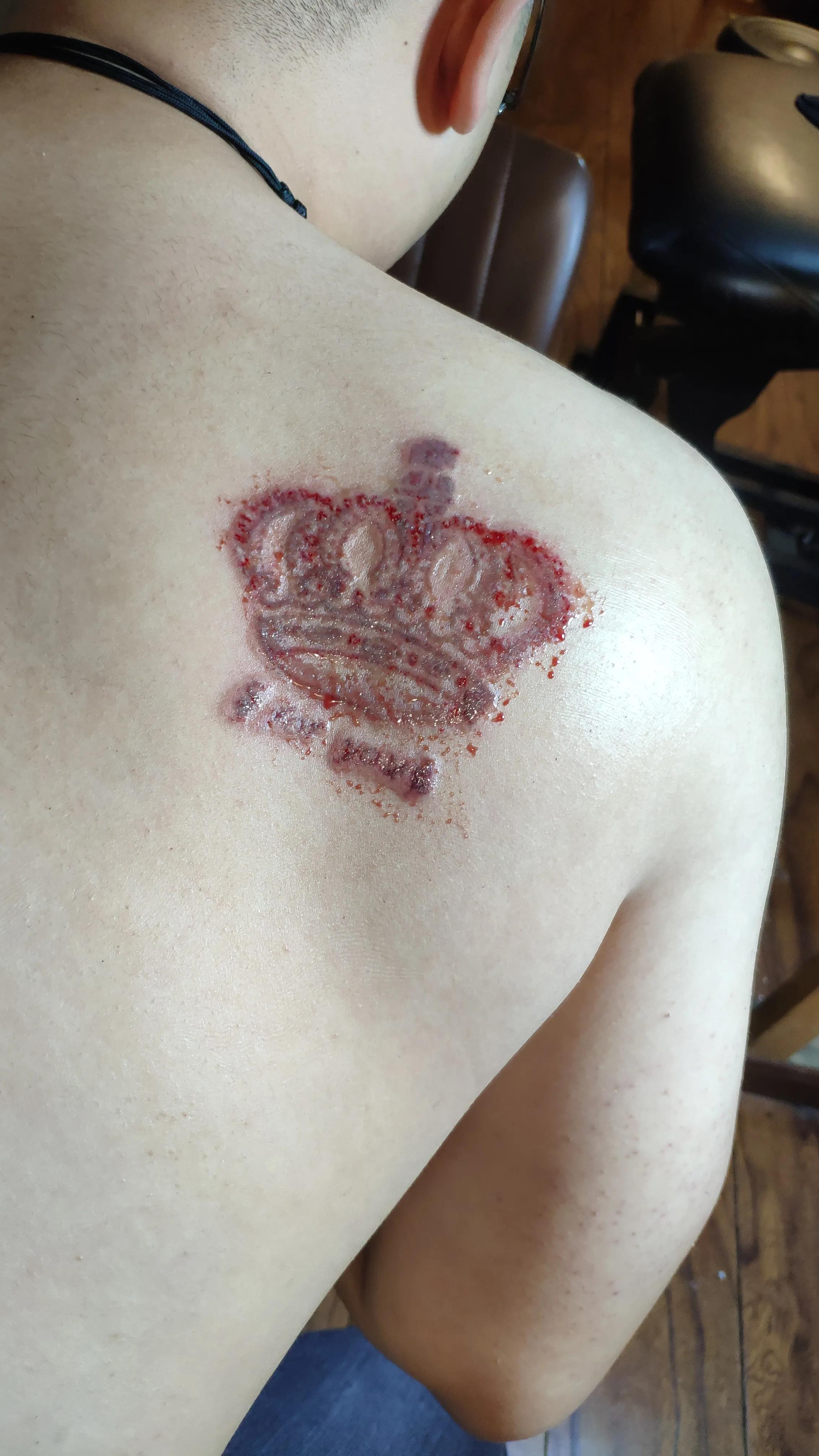 洗纹身一次比一次疼的轻吗,洗纹身一次的效果