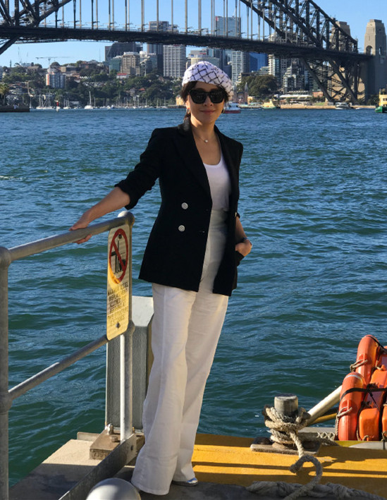 刘嘉玲斜偏分发型图片,刘嘉玲变装后面有惊喜