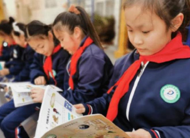 小学生总是为写作文发愁怎么办,孩子写作业犯愁怎么教育