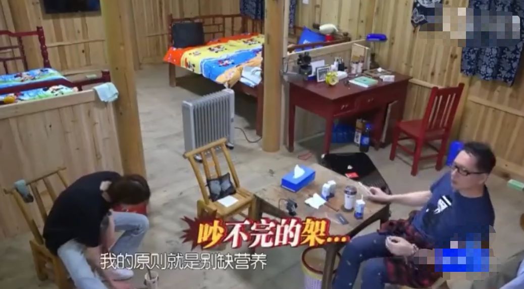 郑爽又开始减肥,体重只有88斤仍拒绝进食,这样的苗条真的好吗?