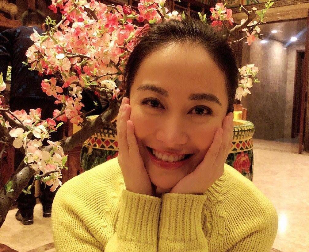 叶璇新恋情秀恩爱,叶璇曝曾因异地恋而选择分手