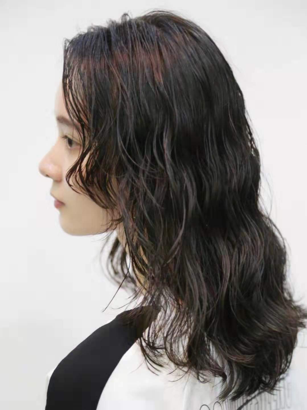 头发毛躁用什么护发精油烫发,头发烫过发质干枯用精油怎么打理