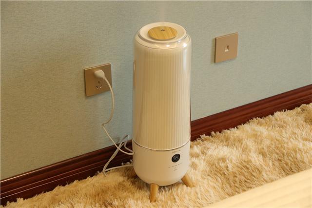 加湿器卧室专用小熊无雾加湿器,加湿功能强大的加湿器测评
