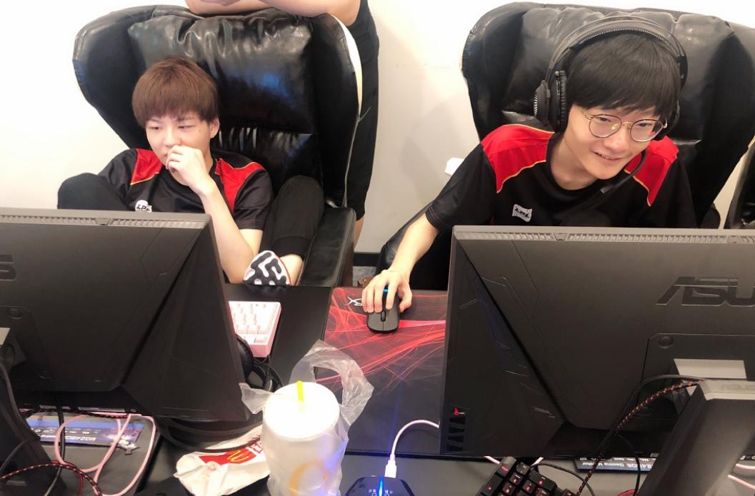 英雄联盟蜘蛛后期解读,英雄联盟蜘蛛e技能教学