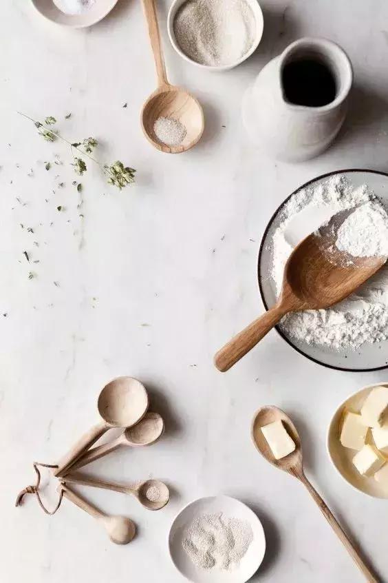 重又大的窗帘该怎么清洗呢,年底大扫除窗帘的清洗小妙招