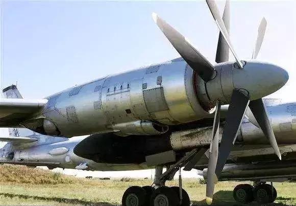 同轴反转螺旋桨和单螺旋桨的效率,飞机螺旋桨反桨示意图