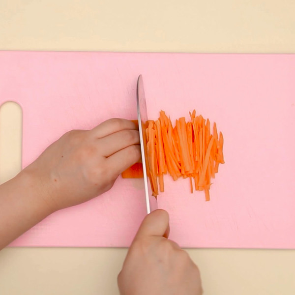 儿童版凉面的家常做法大全,80岁老太太做凉面