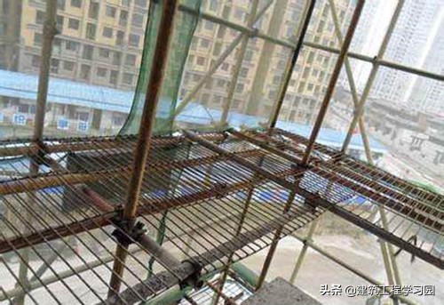 外墙脚手架水平防护措施内容,活动脚手架安全防护措施