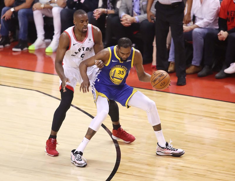 杜兰特因为什么原因受伤,杜兰特受伤到底谁负责任