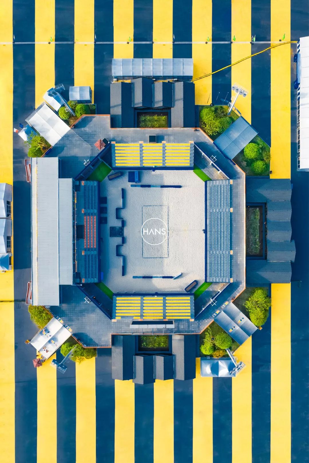 这里是青山，请长按保存