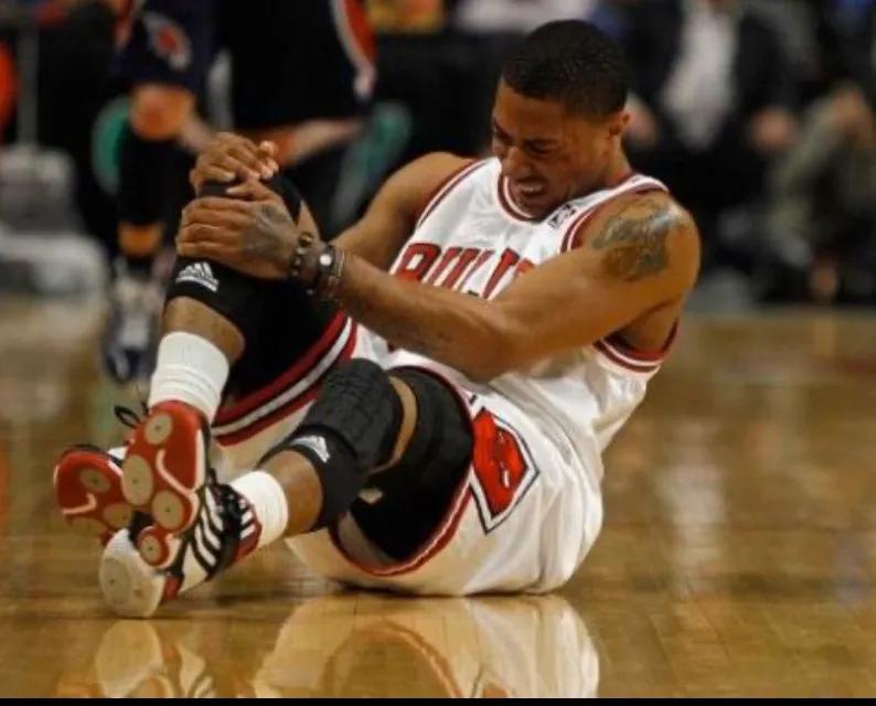 罗斯半月板撕裂瞬间,2013威少半月板撕裂视频