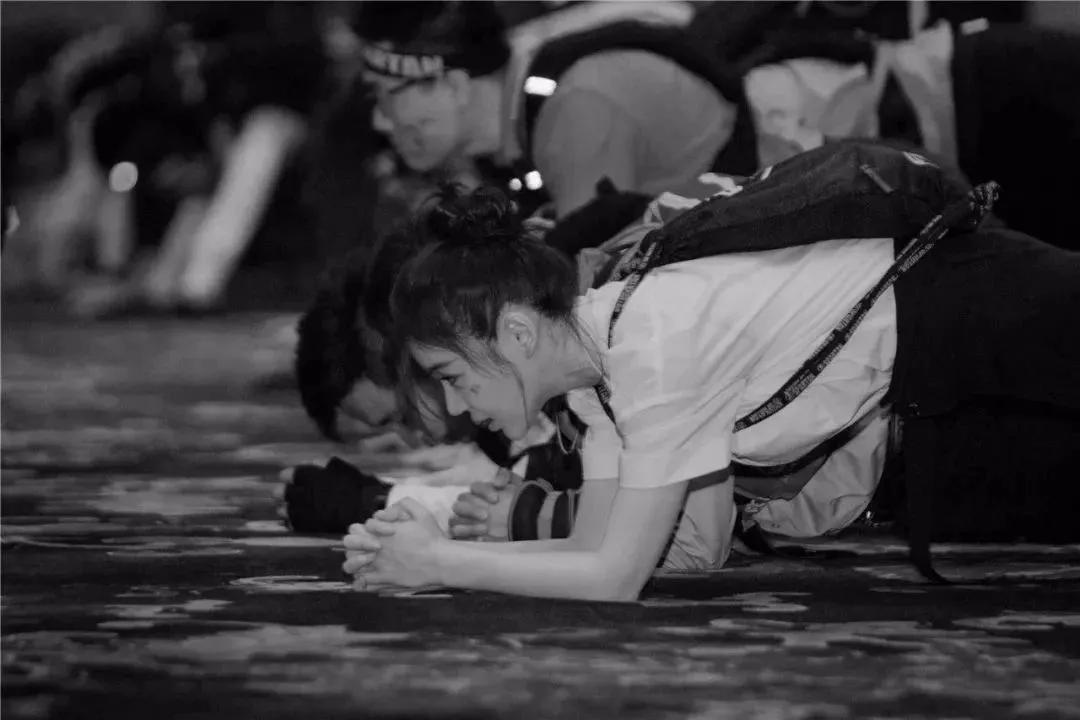 马甲线女王袁姗姗打拳击,袁姗姗马甲线女王全集