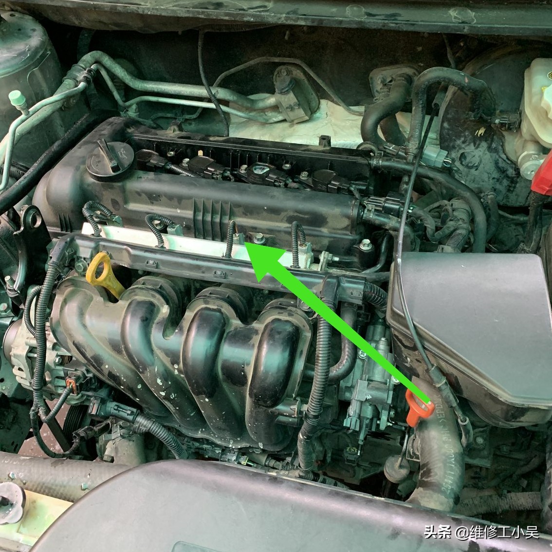 起亚发动机链条响还能开吗,10万公里的车发动机声音有点大