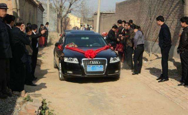 农村过年一定要攀比吗？他们活出了自己，看看到底什么下场