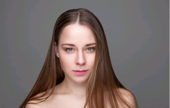 巴黎欧莱雅奇焕润发精油洗发水,欧莱雅奇焕精油洗发水偏干发质