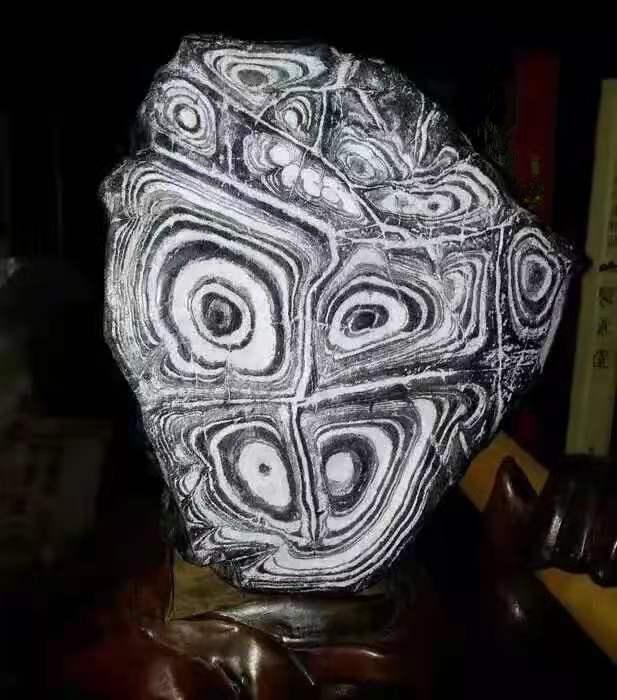 如何判断印章石头的真假,石头上的黄金怎么鉴定真假