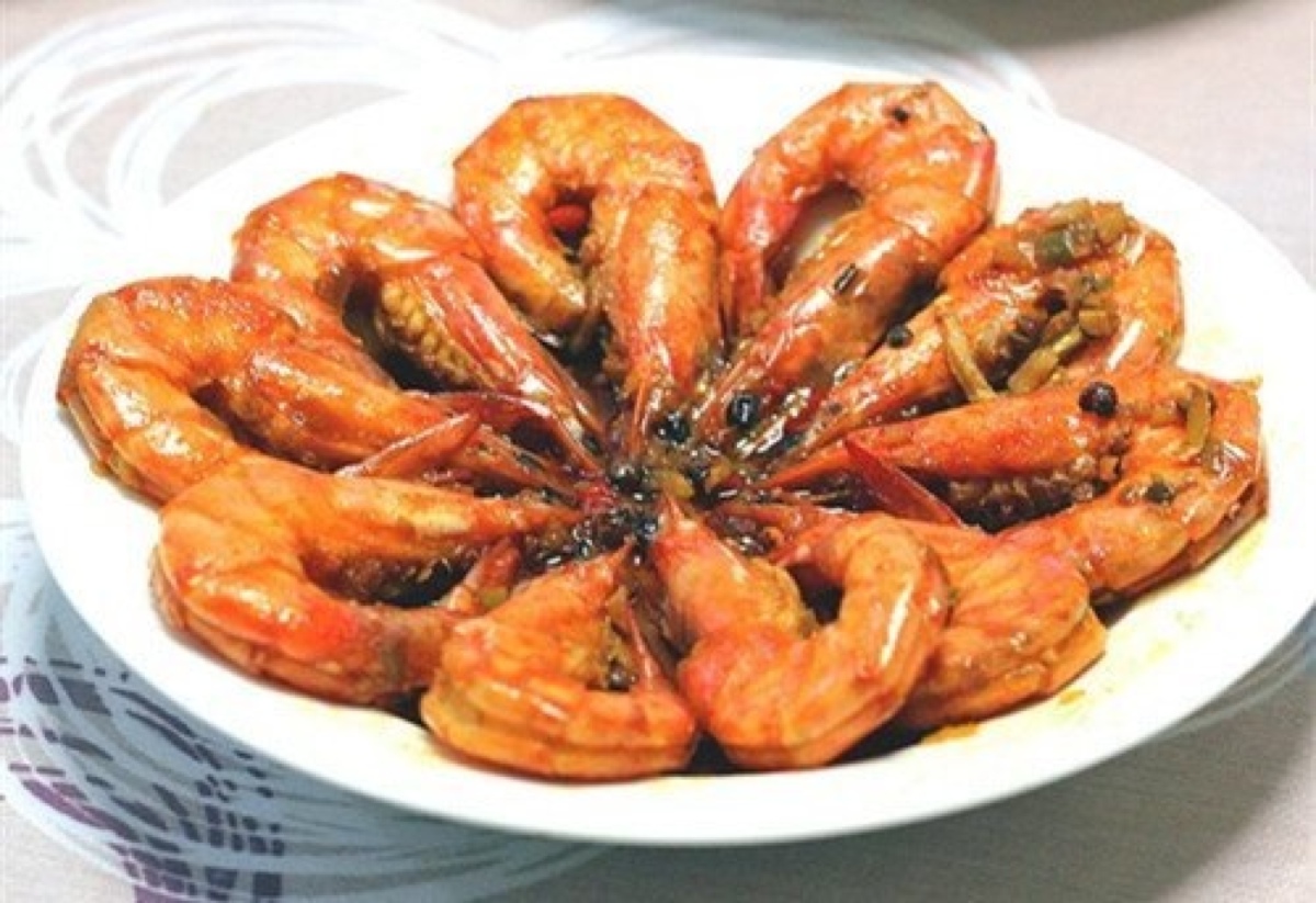 为什么有的14岁都长一米八,小孩14岁才一米五吃什么长个呢