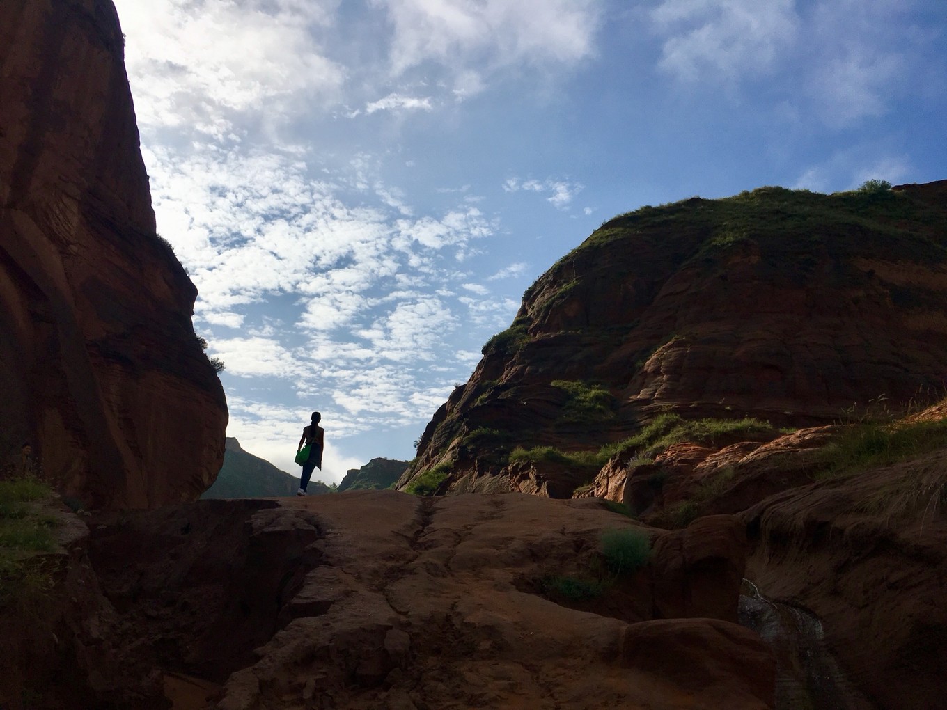 我的旅行日记陕西靖边波浪谷,靖边波浪谷水上丹霞旅游攻略