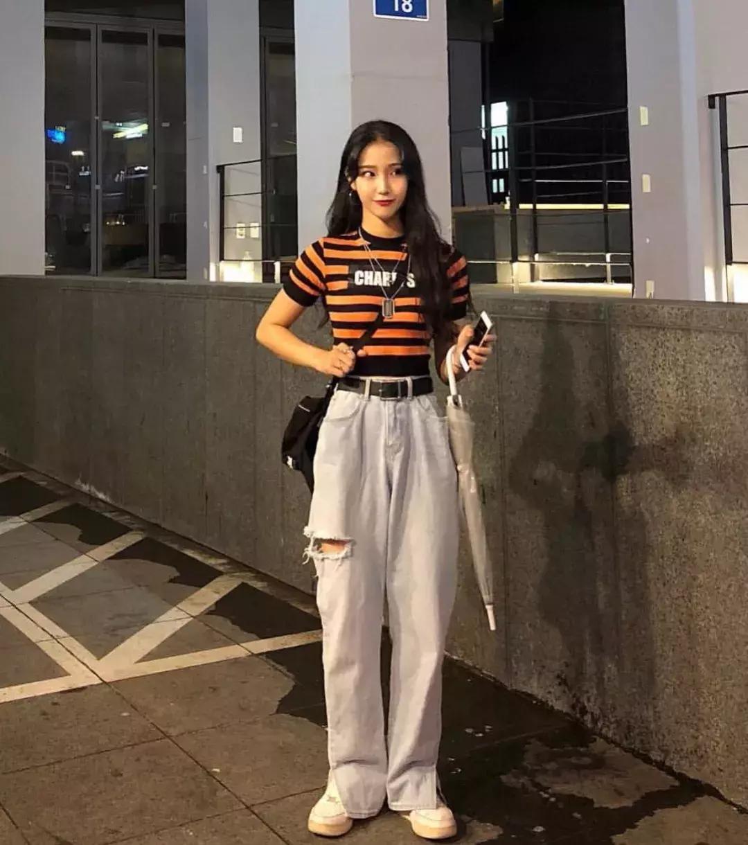 别再卷衣角了！今夏“剪一刀”洋气炸