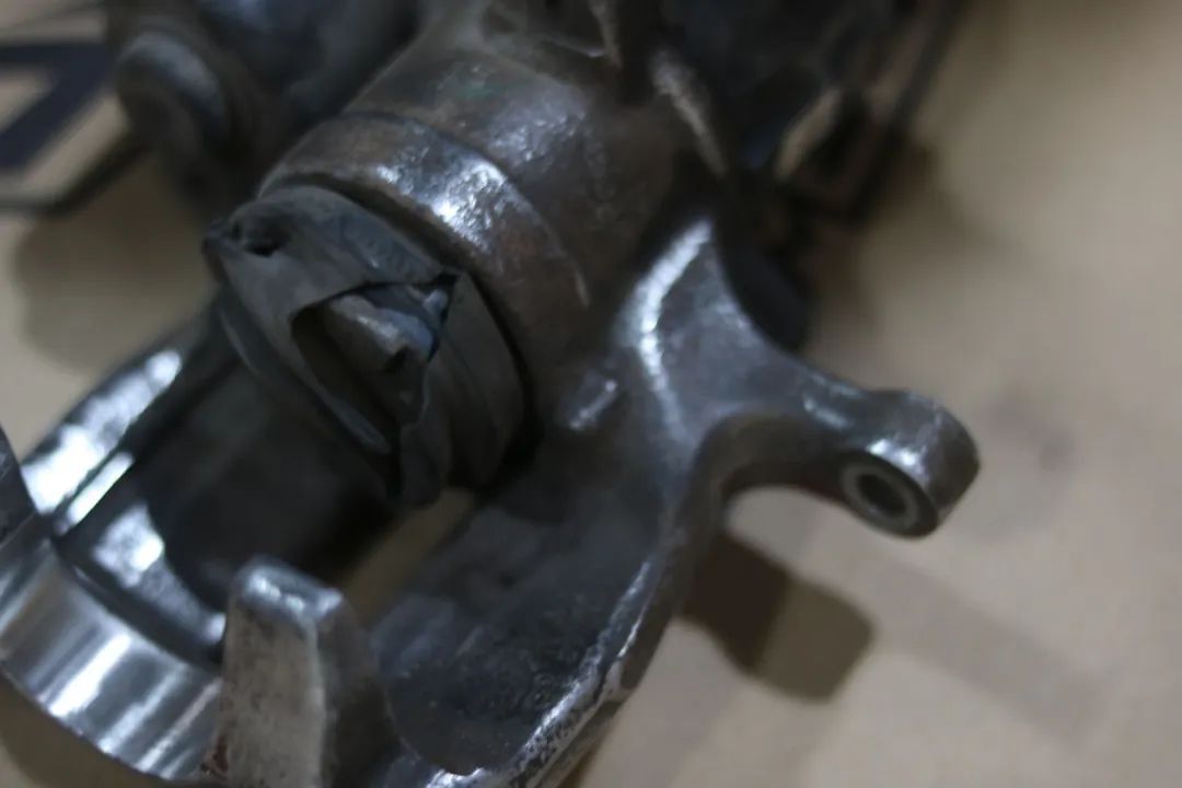 怪兽搞老车：翻新一辆残破生锈的柴油版奥迪A6，翻新后变新车