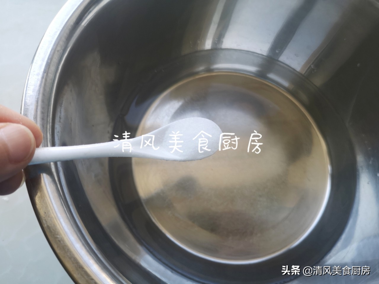 街头火爆的烤面筋教程,夜市面筋怎么烤好吃又简单