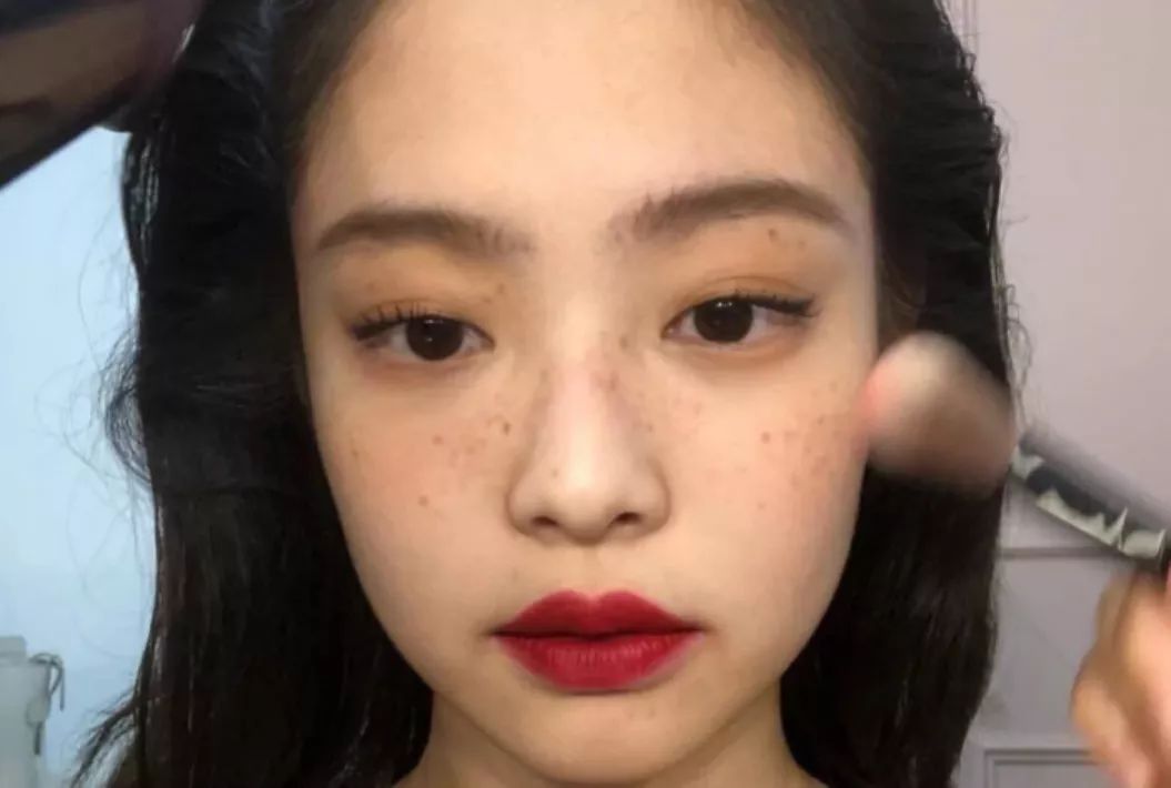 火到断货的“明星级”点斑笔,坚持每天点一下,14天养成初恋脸