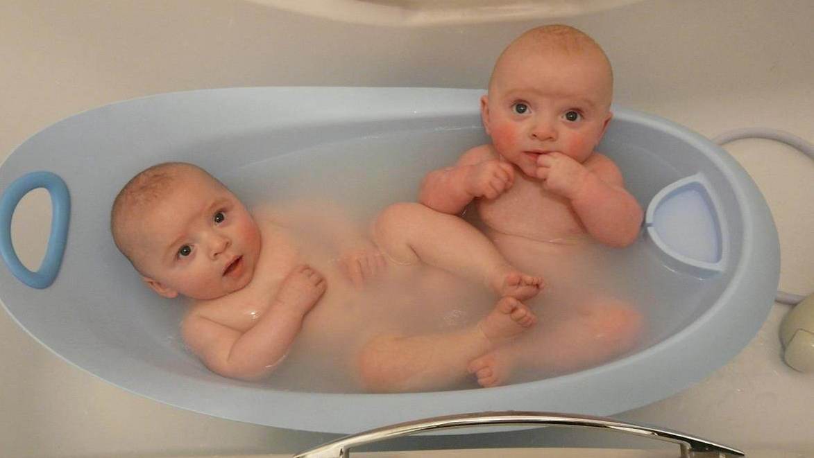 11个月宝宝每次睡前吸手指怎么办,八个月孩子吸手指睡觉怎么戒掉