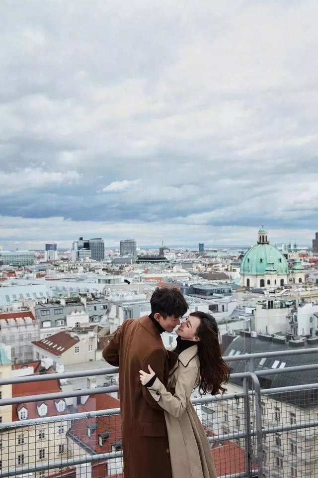 唐嫣罗晋婚纱照最新图片,唐嫣罗晋私下亲密细节婚纱照